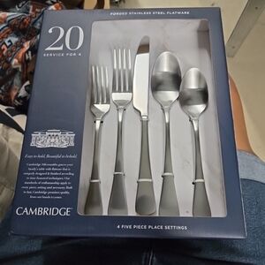 Cambridge 20-Piece Stainless Steel Flatware Set in Silver - Service for 4